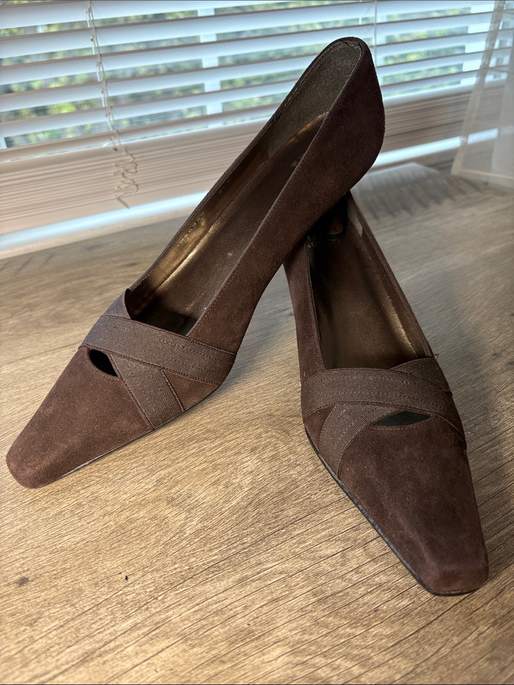STUART WEITZMAN Classic Brown Suede Pointed-Toe Pumps. Wm’s sz 8.5